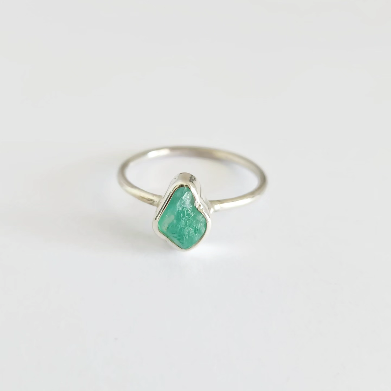 Aswin Ring Bali Silver 925 Emerald Stone